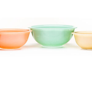 Pyrex Pastel mixing bowls with clear bottoms