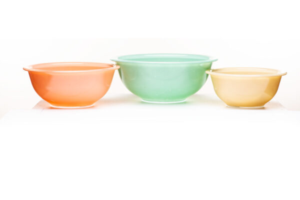 Pyrex Pastel mixing bowls with clear bottoms