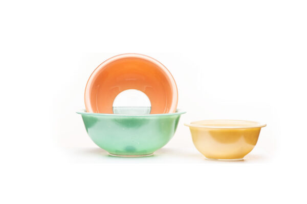 Pyrex Pastel mixing bowls with clear bottoms